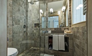 Hotel Azimut