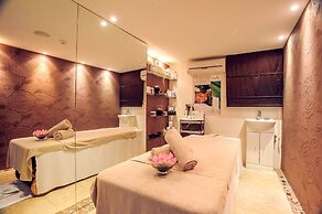Hotel Azimut