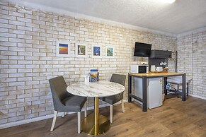 Coast Inn Motel