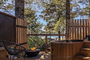 Mackenzie Beach Resort