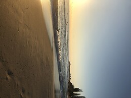 Grand Palais Boolarong Beachside Resort