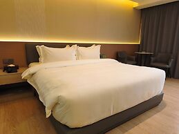 Lido De Paris Hotel