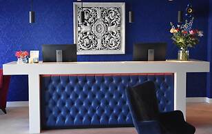 Blue Mansion Hotel