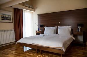 Hotel M