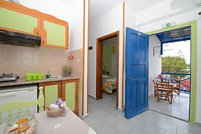 Dora's Studios and Apartments