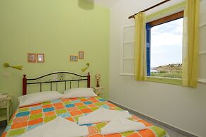 Dora's Studios and Apartments