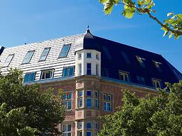 THE RED Apartments