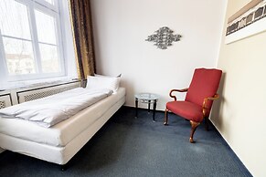 Lüttje Burg Hotel & Restaurant