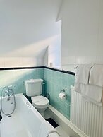 Canterbury Hotel