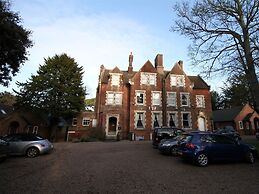 Canterbury Hotel