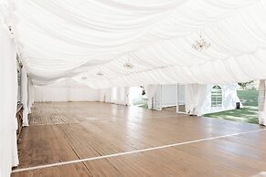 Dwór Sieraków