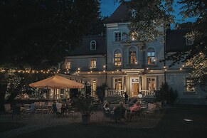 Dwór Sieraków