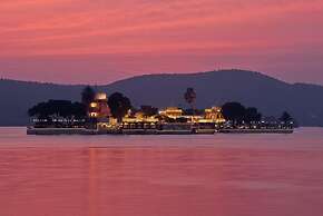 Jagmandir Island Palace