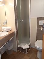 B&B HOTEL Saint-Etienne Monthieu