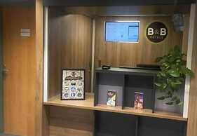 B&B HOTEL Saint-Etienne Monthieu