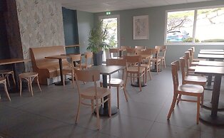 B&B HOTEL Saint-Etienne Monthieu