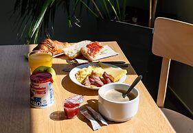 B&B HOTEL Saint-Etienne Monthieu