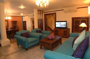 Royal Palms Beach Hotel