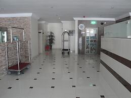Marina Royal Hotel Suites