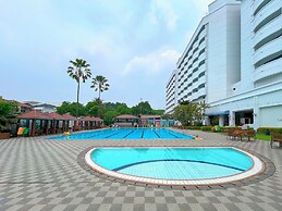Sunlake Waterfront Resort and Convention