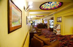 Three Queens Hotel