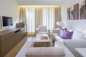 O Monot Hotel