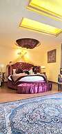 Q Hotel