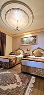 Q Hotel