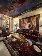 Q Hotel