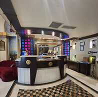 Q Hotel