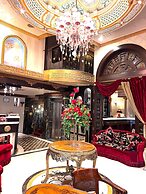 Q Hotel