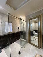 Q Hotel