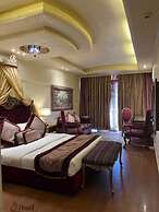 Q Hotel