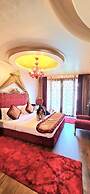 Q Hotel