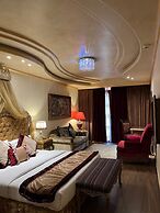 Q Hotel