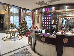 Q Hotel