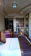 Q Hotel