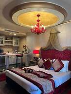 Q Hotel