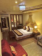 Q Hotel