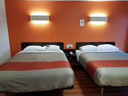 Motel 6 Cranbrook, BC