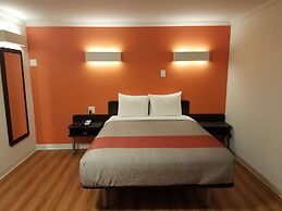 Motel 6 Cranbrook, BC