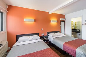 Motel 6 Cranbrook, BC