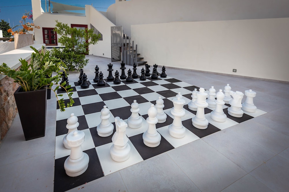 Mar n Mar Crown Hotel and Suites