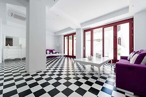 Mar n Mar Crown Hotel and Suites