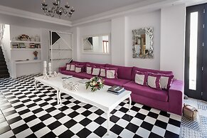 Mar n Mar Crown Hotel and Suites