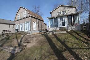 Riverview Cottages