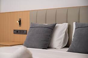 Nikos Hotel