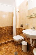 Nikos Hotel