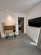 Nikos Hotel