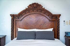 Royal Hotel